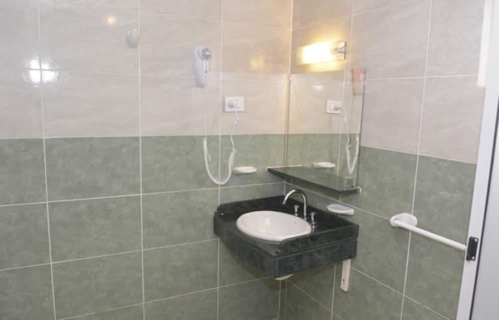 Altos Del Iguazu Hotel Puerto Iguazu Bagian luar foto